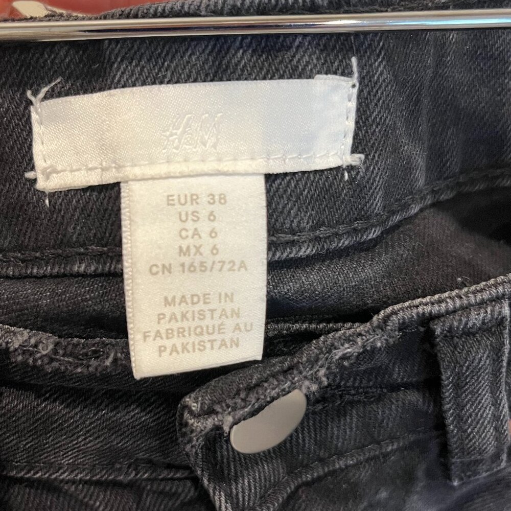 H&M Denim Shorts Size 6 - Picture 6 of 9